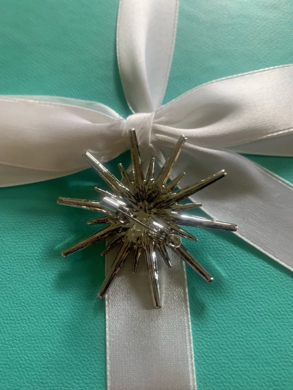Crystal Starburst Brooch Pin - Silver Sparkle